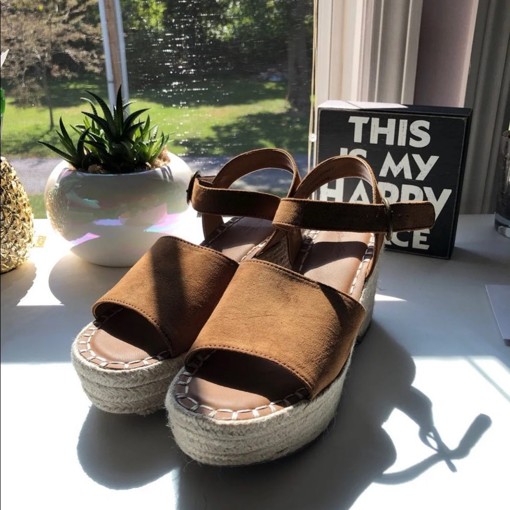 Tan Wedges